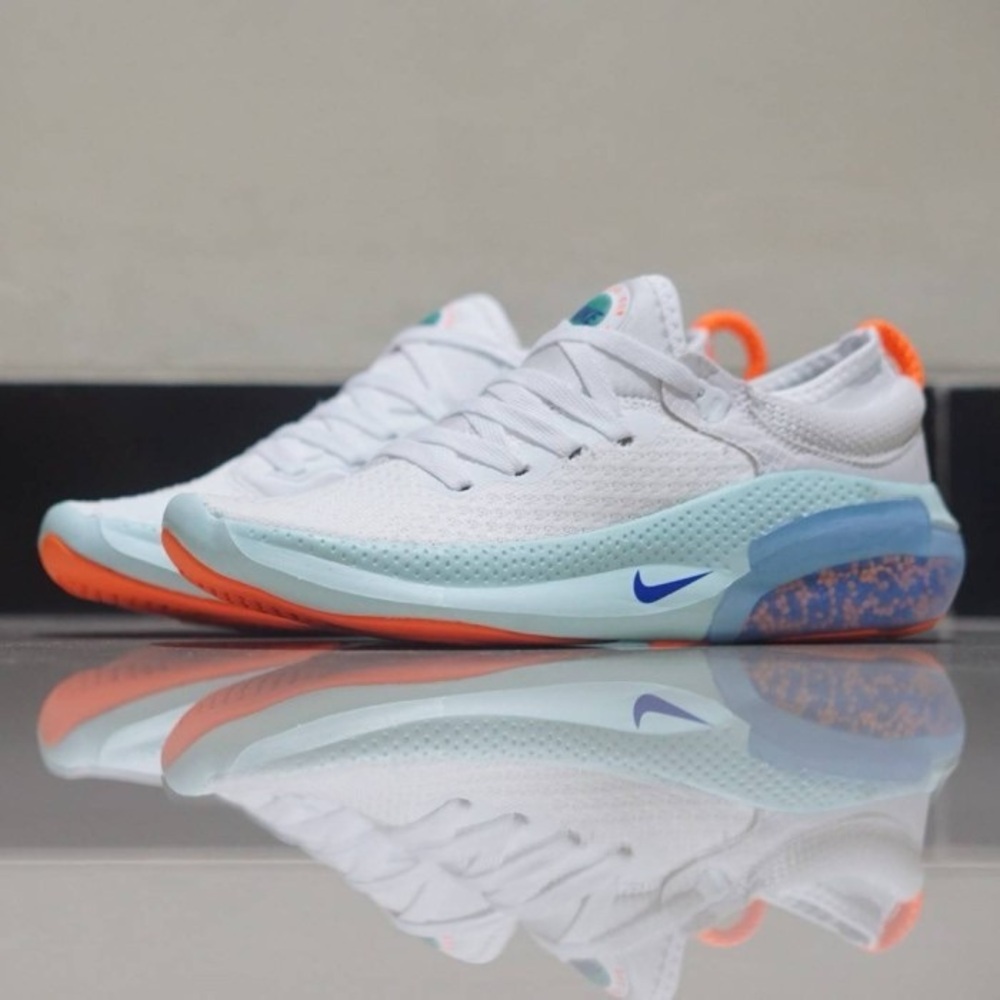 Nike Joyride Run Flyknit
White Sail